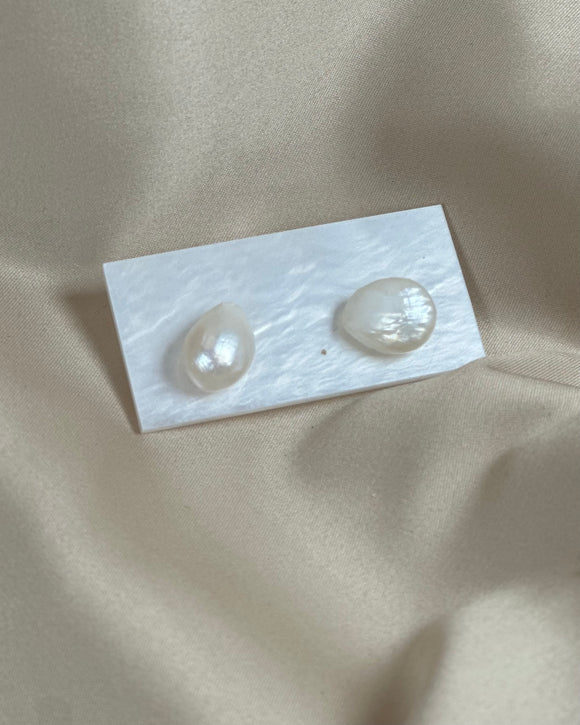 Almond Keshi Studs