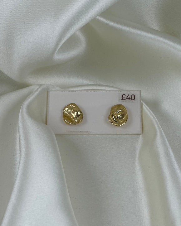 ONE OFF - M Molten Studs