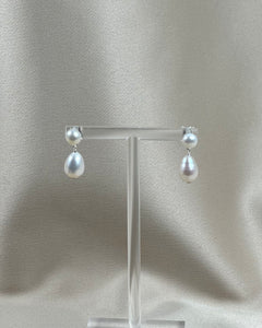 Teardrop Pearl Drop Stud - Off White