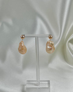 Baroque Pearl Drop Stud - Champagne Peach