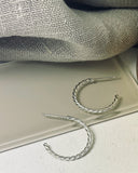 Dainty Twist Hoop